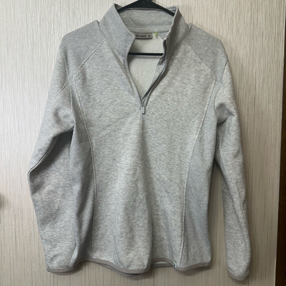 Tasc Gray Zip Up‎ Sweater size M